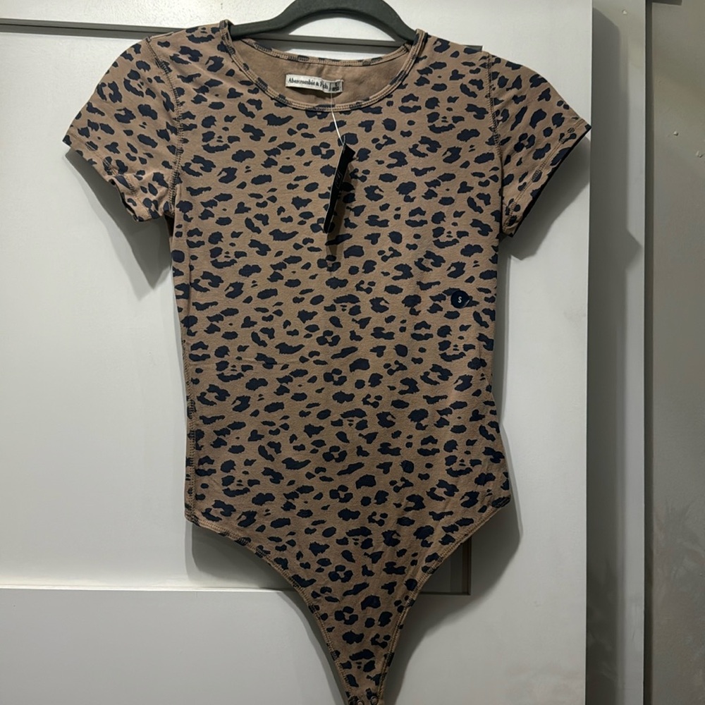 Leopard thong bodysuit - size sm. Abercrombie NWT